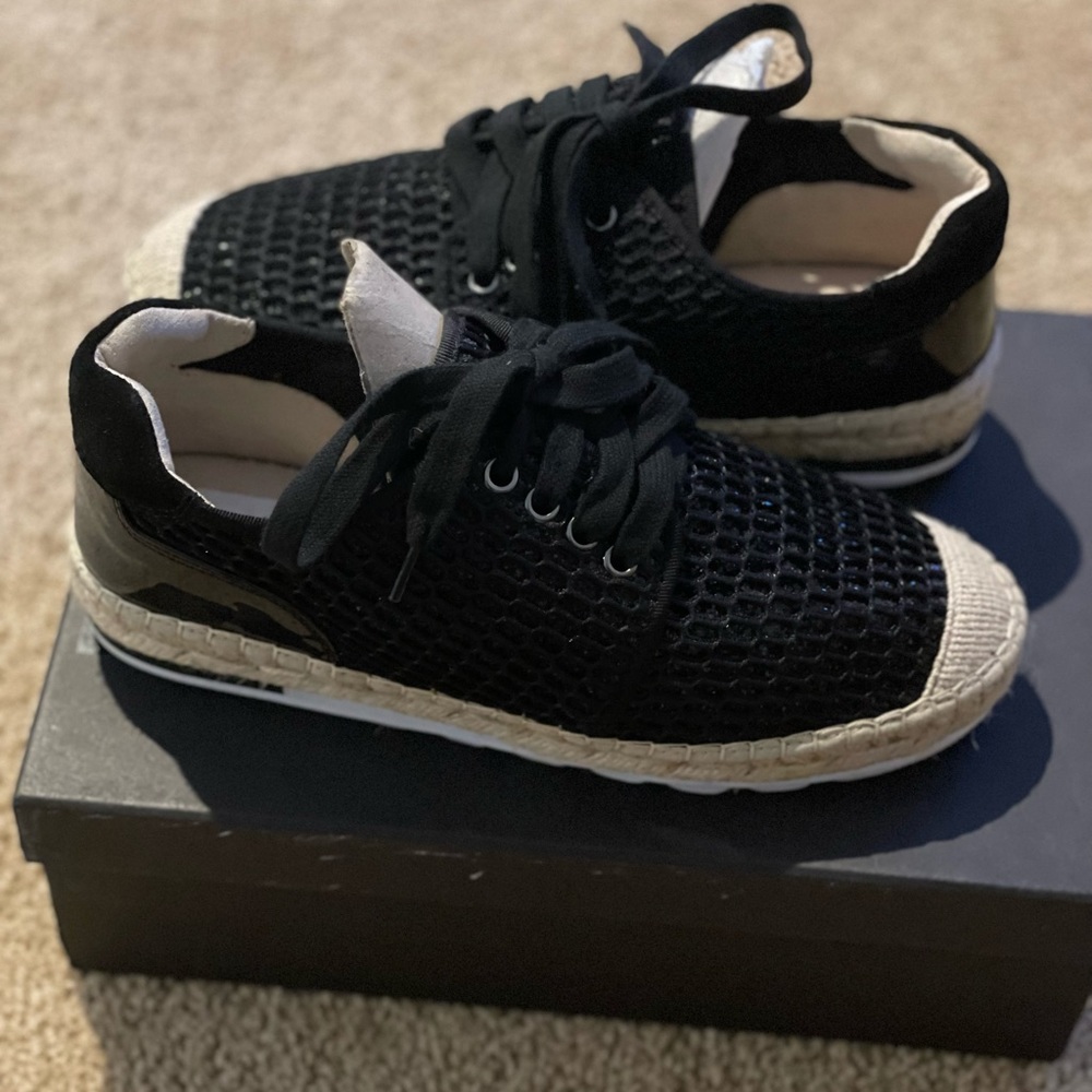 ✨Like New✨LF/LIFE espadrille tennis shoes 👟🖤
